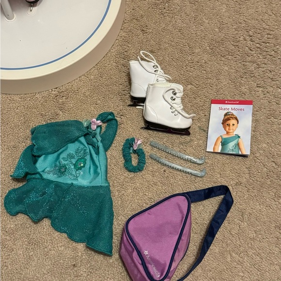 American Girl Mia’s Revolving  Ice Skating Rink - Picture 4 of 4